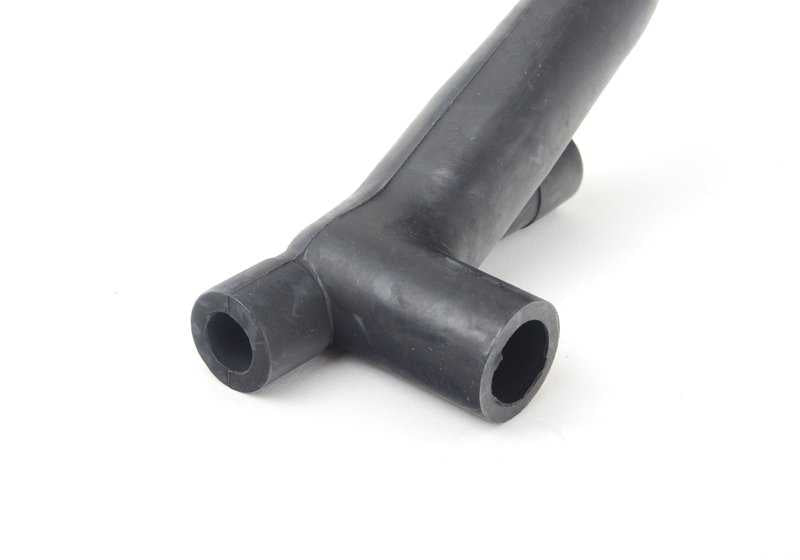 Tubo de ventilación motor OEM 11151739266 para BMW E30. Original BMW.