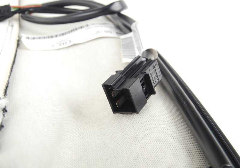 Capa de assento de couro sintético OEM 52103412190 para BMW E83. BMW original.