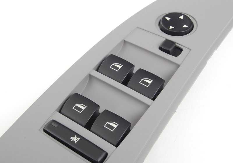 Interruptor alzacristal lado conductor OEM 61316951906 para BMW Serie 5 E60, E61 (520d, 520i, 525i, 528i, 525d). Color gris (GRAU). Original BMW.