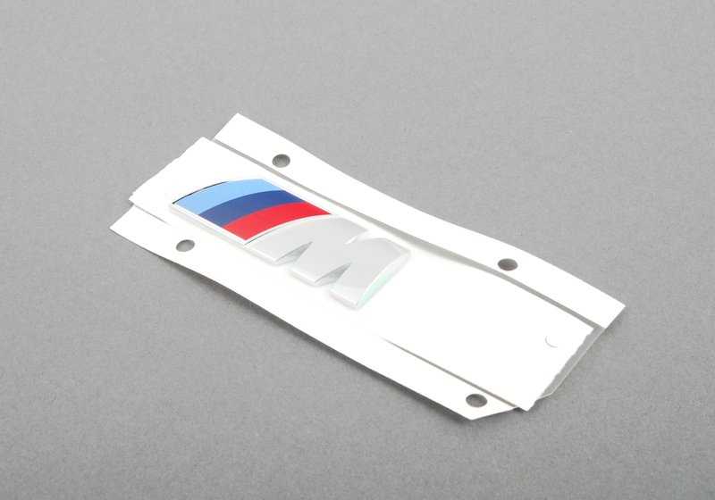 Emblem OEM 51147898226 para BMW E82. BMW original.
