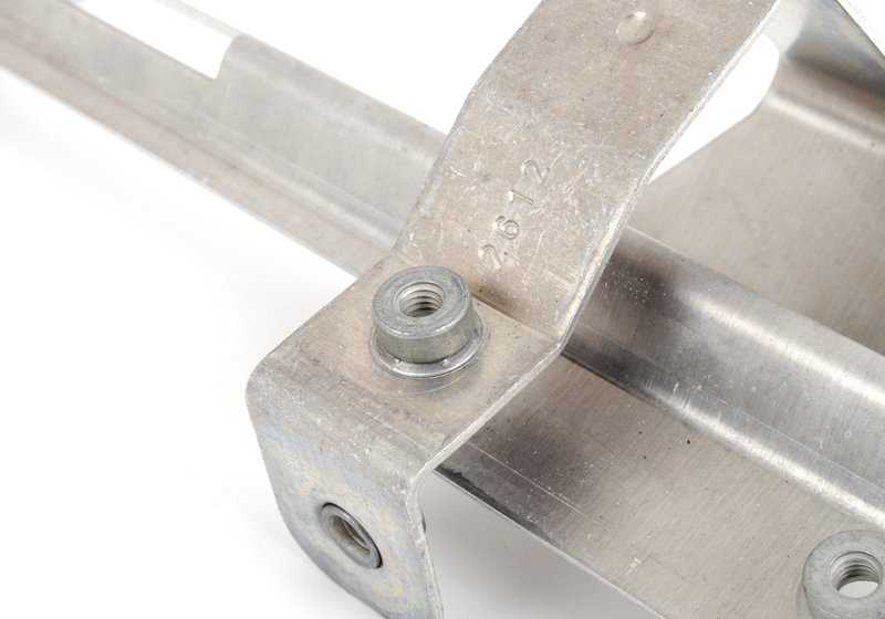 Soporte de manguera de expansión OEM 32412283014 para BMW E90, E92, E93. Original BMW.