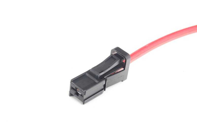 Cable positivo de batería OEM 61126929715 para BMW Serie 1 E81 (116d, 116i) todos los modelos compatibles. Conexión batería original BMW.