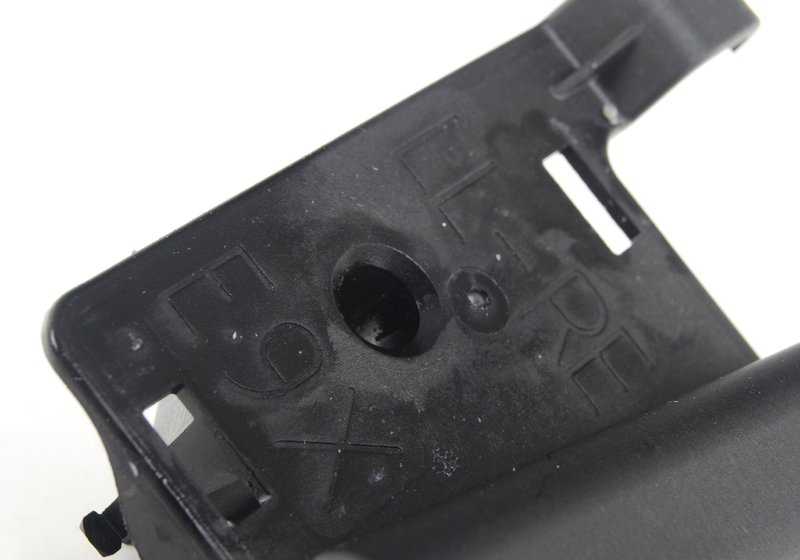 Soporte derecho OEM 51167130690 para BMW E90, E91, E92, E93. Original BMW.