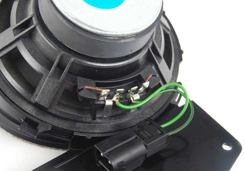 Altavoz trasero derecho OEM 65138360680 para BMW E36. Original BMW.