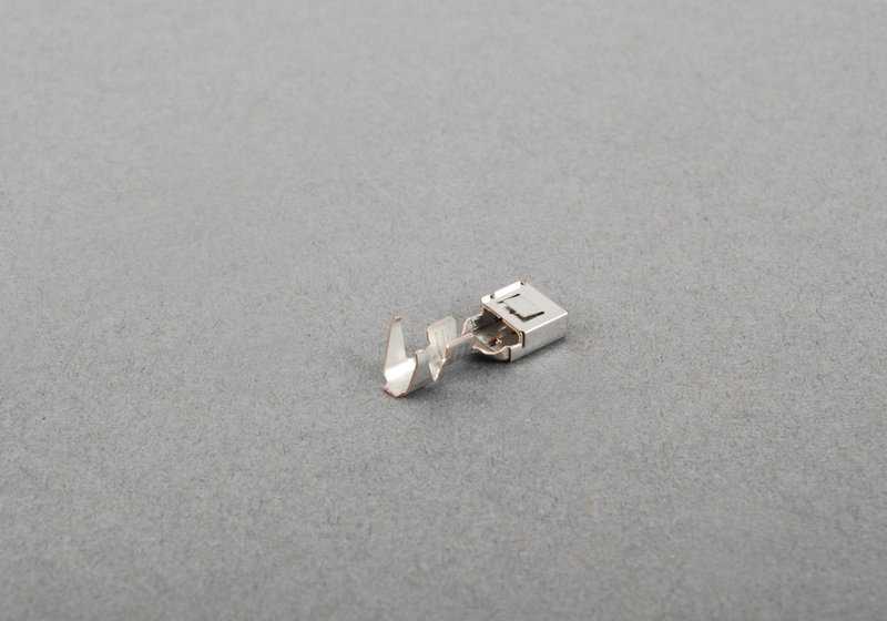 Terminal de conector hembra ELO-Power 5,2x0,63 OEM 61138364846 para MINI {R50,R52,R53,R55,R56,R57,R58,R59,R60,R61,F54,F55,F56,F57,F60,F65,F66,U25} y BMW {E36,E38,E39,E46,E53,E60,E61,E63,E64,E65,E66,E70,E71,E72,E81,E82,E83,E84,E85,E86,E87,E88,E89,E90,