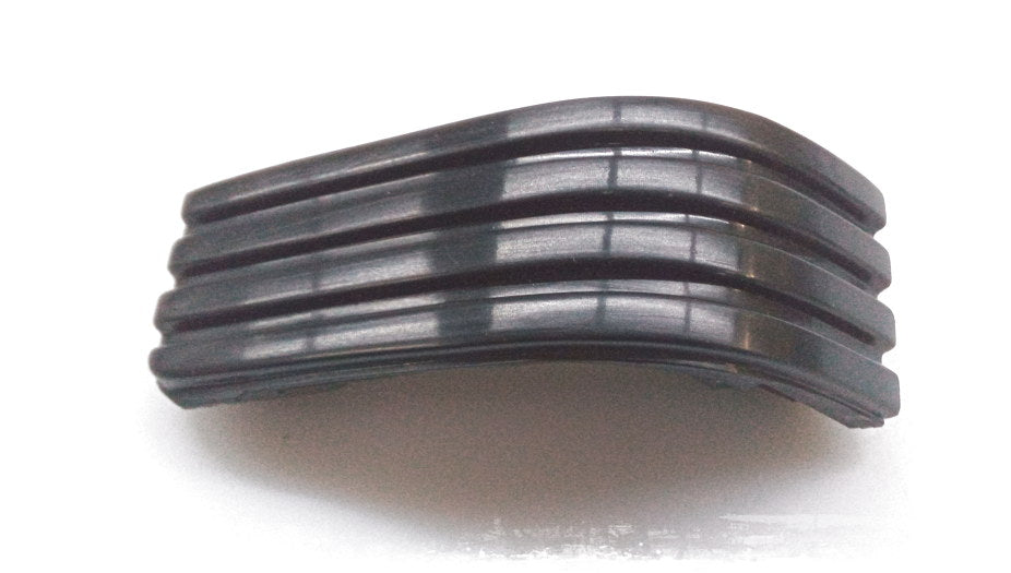 Embellecedor lateral derecho OEM 51131886396 para BMW E24 628CSi, 633CSi {todos los modelos entre 1979-1987}. Pieza original BMW.