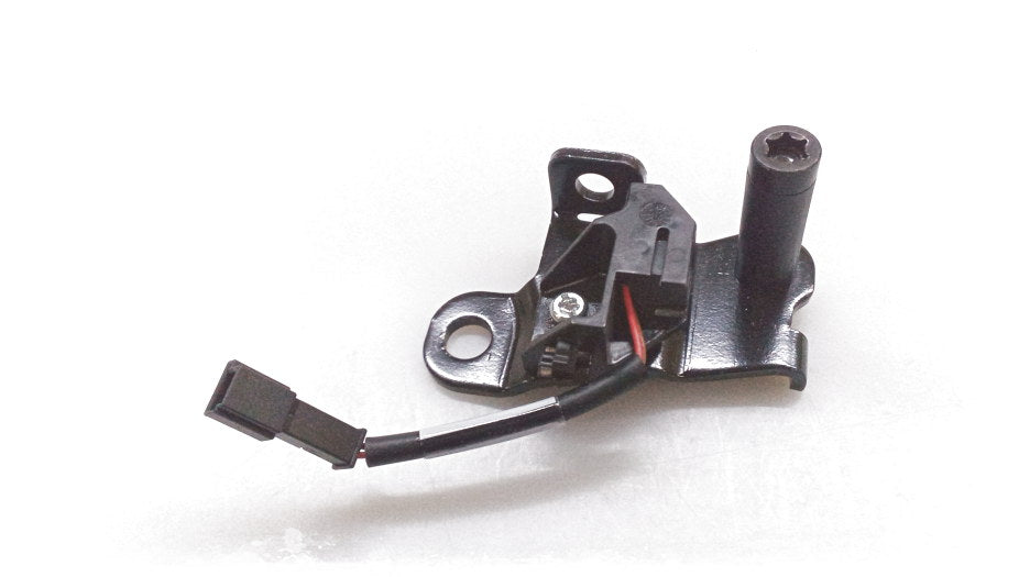 Soporte sensor de posición OEM 51177345152 para BMW F33, F33N, F83, F83N. Original BMW.