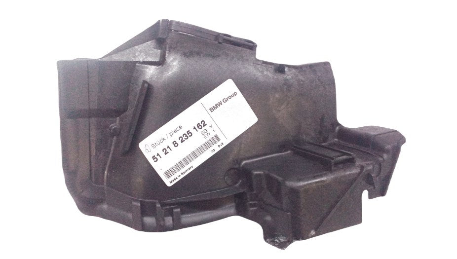 Cubierta derecha cerradura puerta OEM 51218235162 para BMW Serie 7 E38 (725tds, 728i, 730d, 730i). Compatible con modelos de 1993 a 2001. Pieza original BMW.