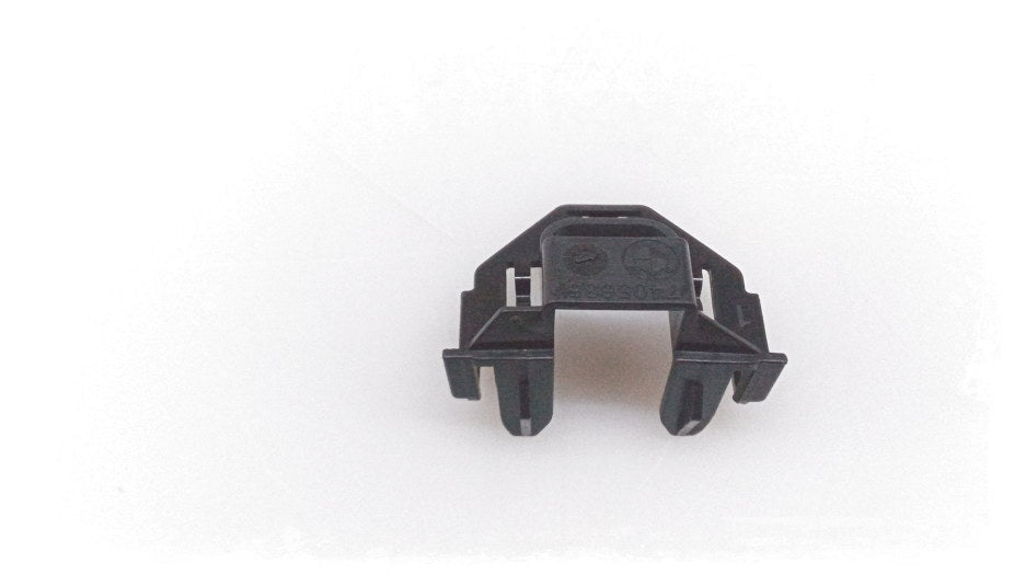 OM 51247405635 Suporte da câmara reversa para BMW 1 F40 Series (116D, 116i, 118d, 118i). Compatível com modelos de 2019 a 2024. BMW original.