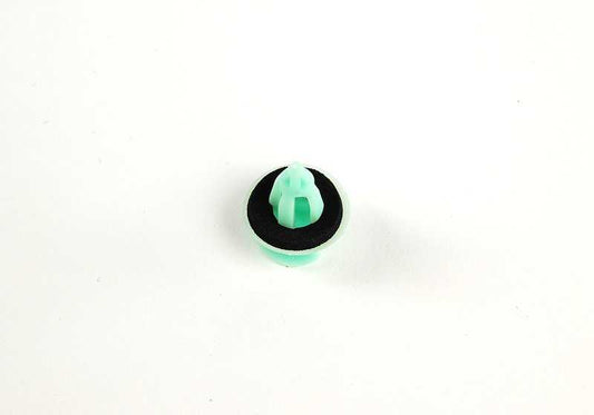 Clip con junta OEM 51418247000 para BMW E38 (todas las versiones). Pieza original BMW para fijación de paneles de puertas con airbag lateral. Ideal para mantener el ajuste perfecto. Color verde.