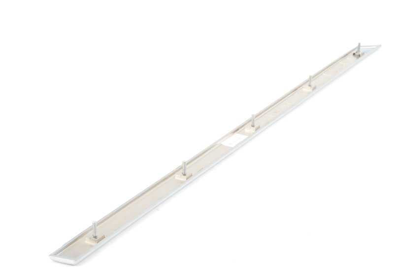 Moldura embellecedora puerta trasera derecha OEM 51422695580 para BMW E39. Original BMW.