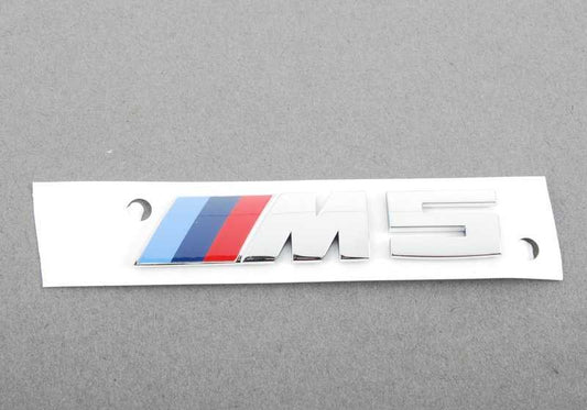 Emblema trasero OEM 51138059945 para BMW Serie 5 F10, M5 F90... y más. Original BMW.