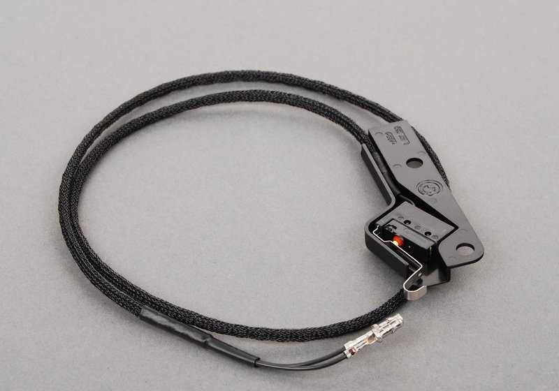 Microswitch capota OEM 54348407250 para BMW E36 y Z3. Interruptor original para sistema de apertura/cierre capota. Recambio original BMW.