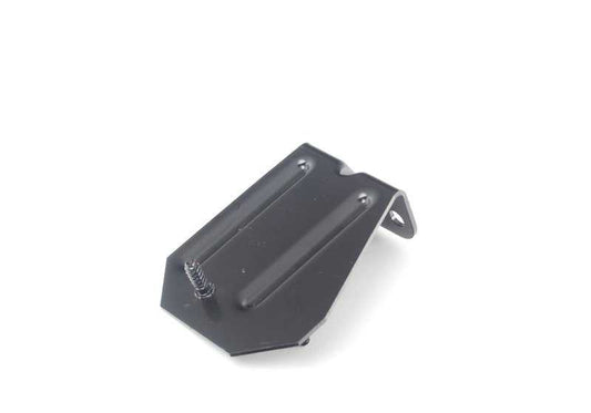 Suporte metálico OEM 16137836801 para BMW Z4 E85 e E86. Peça original para o sistema de ventilação de combustível. Identificação e substituição fácil. BMW original.