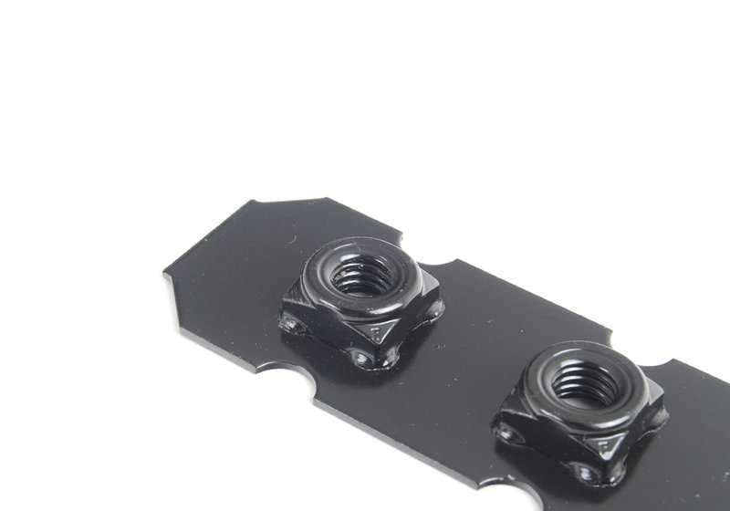Soporte de gato OEM 51711932299 para BMW E28 y E24. Pieza original BMW. Ideal para sustituir la base deteriorada donde se apoya el gato al levantar el coche.