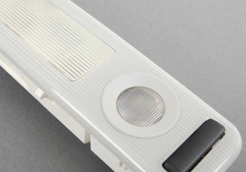 Luz de lectura interior trasera izquierda para BMW Serie 5 E39 (OEM 63318366433). Original BMW