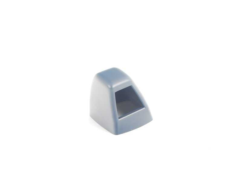 Tapa embellecedora imprimada derecha OEM 61673413208 para BMW E83. Original BMW.