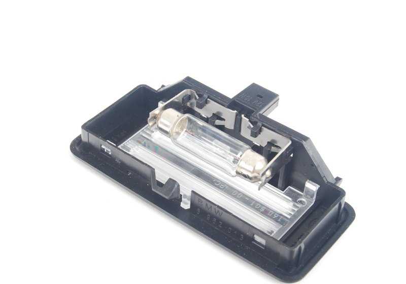 Luz de espejo retrovisor OEM 63316962013 para BMW E81, E82, E87, E90, E91, E92, E60, E61, E84, F25, F26, E70, E86. Original BMW.