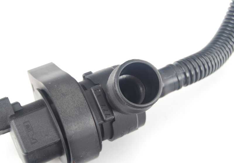 Ventilation valve of the tank with OEM tube 13907537113 for BMW E60, E60N, E61, E61N, E63, E63N, E64, E64N, E65, E66, E70. Original BMW.