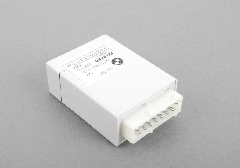 Módulo apertura eléctrica maletero OEM 61357188110 para BMW E61, E61N, E65, E66. Control unidad original para portón trasero eléctrico. Repuesto original BMW.