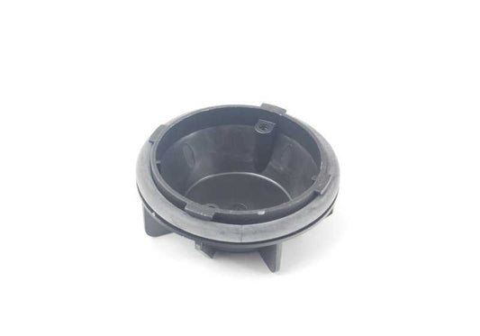 Tapa cubre faro OEM 63127681410 para BMW Serie 3 E90, E91 (316d, 316i) modelos compatibles. Pieza original BMW.
