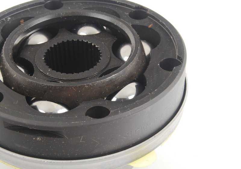 Junta homocinética sin tornillo estriado OEM 26112282725 para BMW E82, E90, E92, E93, E60, E61, F10, E63, E64, F06, F12, F13. Original BMW.