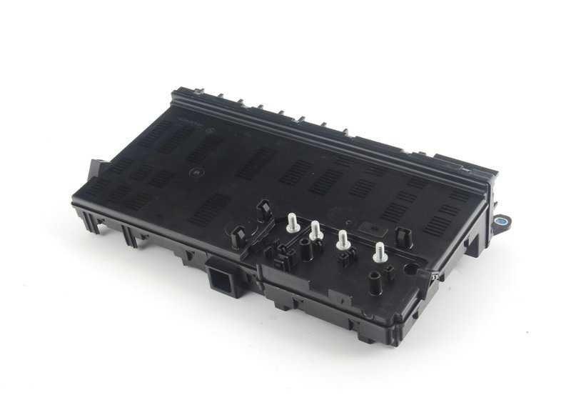 Caja de fusibles interior OEM 61136907395 para BMW E53 X5. Repuesto original BMW.
