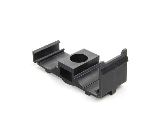 Soporte de tubería de refrigeración de aceite OEM 17222283586 para BMW E90, E92, E93, F10, F90, G90, F06, F12, F13, G70, F91, F92, F93, F95, G05, F96, G06, G07, G09. Original BMW.