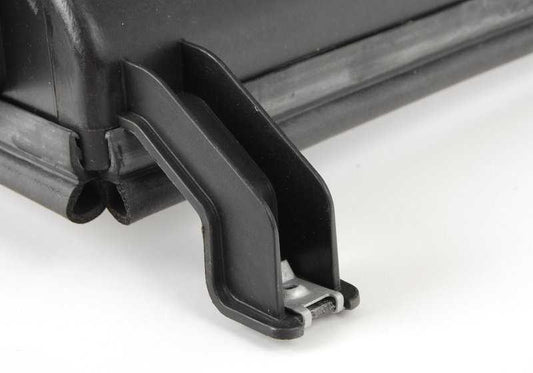 Conducto de aire para enfriador de aceite motor delantero derecho OEM 51717205946 para BMW E70, E71. Original BMW.