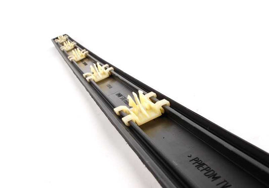 Moldura cromada puerta trasera derecha OEM 51138125828 para BMW E38 (728i, 730i, 735i, 740i). Recambio original BMW.