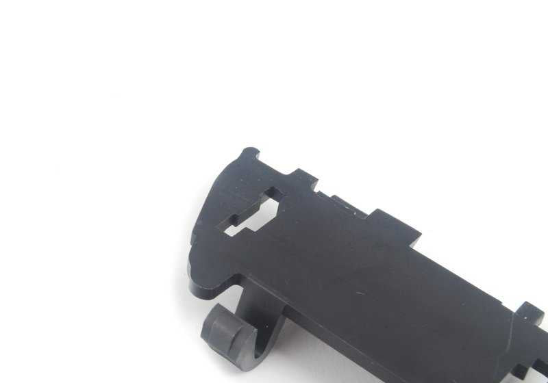 Cierre ciego delantero derecho OEM 51117056946 para BMW Serie 5 E60, E60 LCI, E61, E61 LCI. Original BMW.