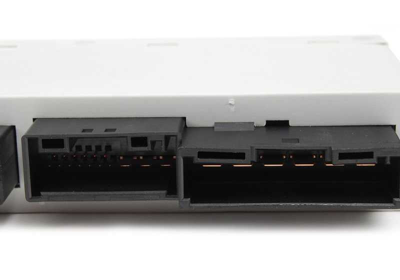 Unidad de control puerta del conductor OEM 61356964141 para BMW E65, E66. Original BMW.