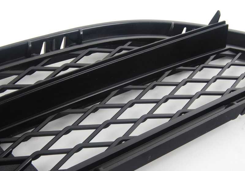 Rejilla parcial derecha OEM 51117198902 para BMW E90 y E91. Original BMW.