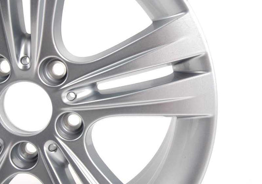 Llanta de aleación doble radio 392 17" OEM 36116796239 para BMW F30, F30N, F31, F31N, F35, F32, F33, F36. Acabado en plata reflex. Original BMW.