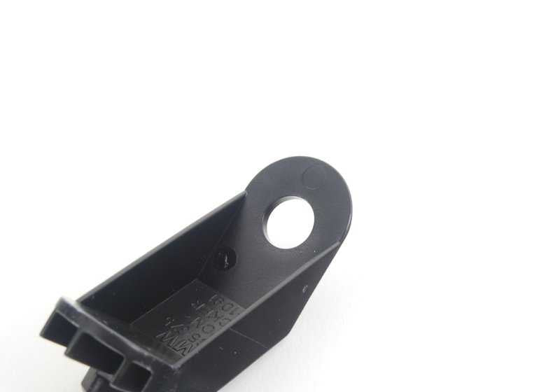 Soporte de fijación maletero OEM 51478205375 para BMW E39 520d, 520i. Compatible con versiones manuales y automáticas. Pieza original BMW.