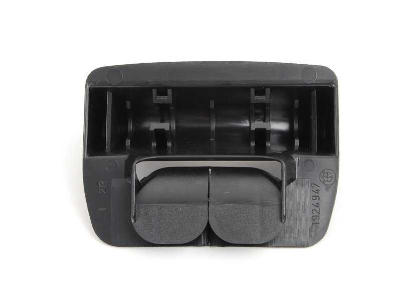 Soporte metálico de fijación OEM 72111924947 para BMW E30. Pieza original BMW, compatible con componentes del cinturón de seguridad trasero.