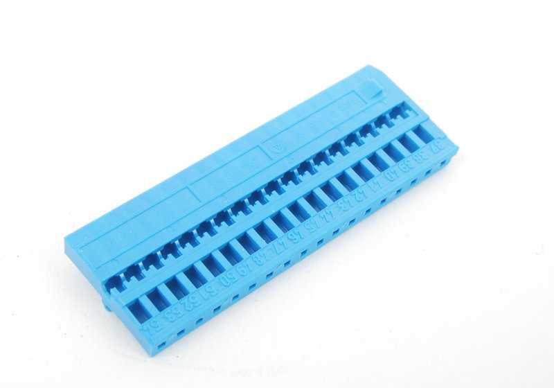 Connecteur OEM 61136909070 pour BMW E81, E82, E87, E88, E46, E90, E91, E92, E93, E39, E38, E84, E53, E89, Mini R50, R52, R53. BMW / mini d'origine