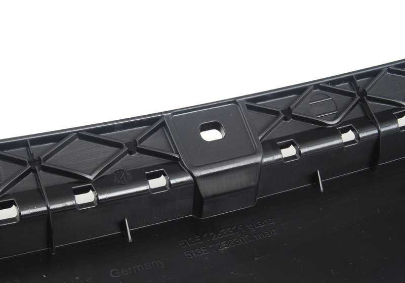 Carcasa exterior izquierda del pilar B para BMW Serie 3 F30, F31, F35, F80 (OEM 51357263379). Original BMW.