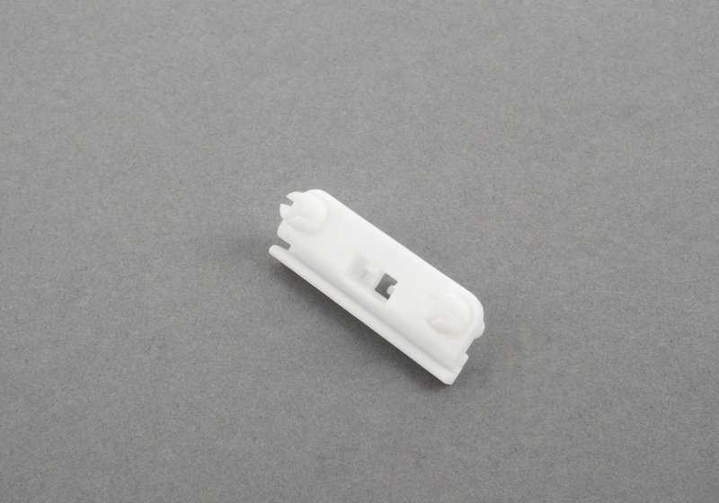 Clip blanco de sujeción OEM 51711979334 para BMW E30 {3er serie}. Pieza original BMW. Ideal para fijar spoilers delanteros u otros componentes.