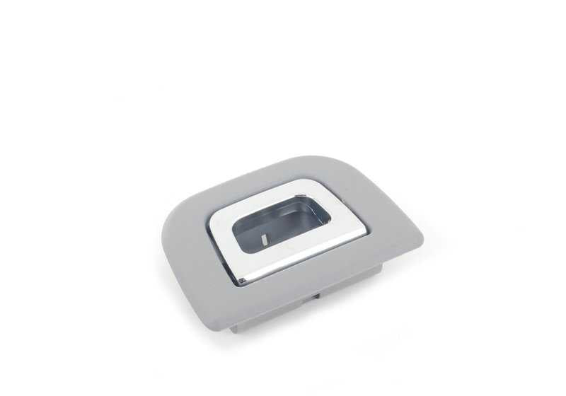 Anilla de sujeción maletero OEM 51478218109 para BMW E39, E53. Pieza original BMW. Ideal para fijar cargas en el maletero. Acabado en gris/cromado.