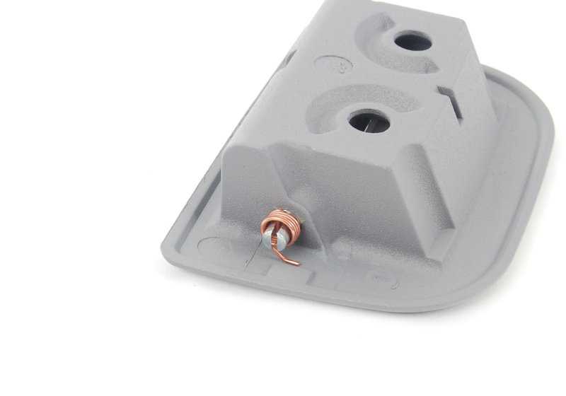Anilla de sujeción maletero OEM 51478218109 para BMW E39, E53. Pieza original BMW. Ideal para fijar cargas en el maletero. Acabado en gris/cromado.