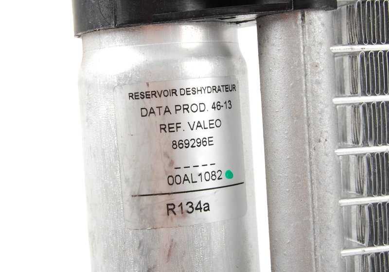 Condensador del aire acondicionado OEM 64531490572 para MINI R50, R52, R53. Recambio original MINI.