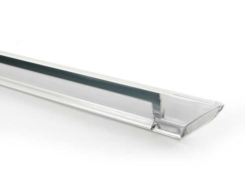Right cover for BMW 3 Series E30 (OEM 51211906252). Original BMW.