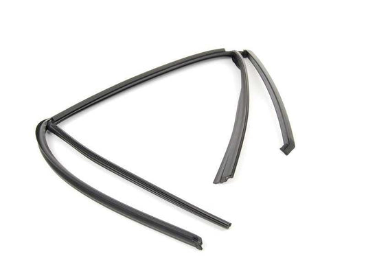 Guía de ventana puerta trasera izquierda OEM 51348266125 para BMW E46 (316i) con cambio manual y automático. Modelos compatibles: AL11, AL12, AL21, AL22, AL51, AN72, AN82, AY11, AY31, AY32. Original BMW.