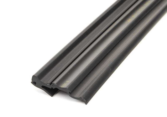 Guía de ventana puerta trasera izquierda OEM 51348266125 para BMW E46 (316i) con cambio manual y automático. Modelos compatibles: AL11, AL12, AL21, AL22, AL51, AN72, AN82, AY11, AY31, AY32. Original BMW.