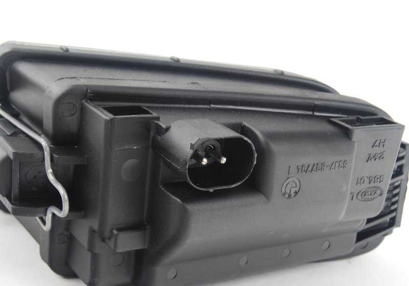 Nebelscheinwerfer left (fog light) for BMW Series 5 E39 (OEM 63178377941). Genuine BMW
