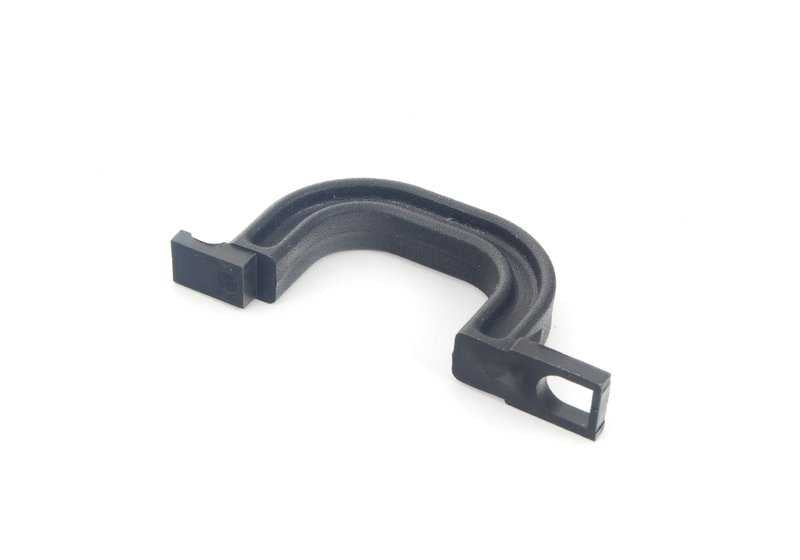 Black fixing support OEM 51478123828 for BMW E38 and E31. Original BMW piece. Ideal to set pieces of the trunk such as garrison or other interior plastics.