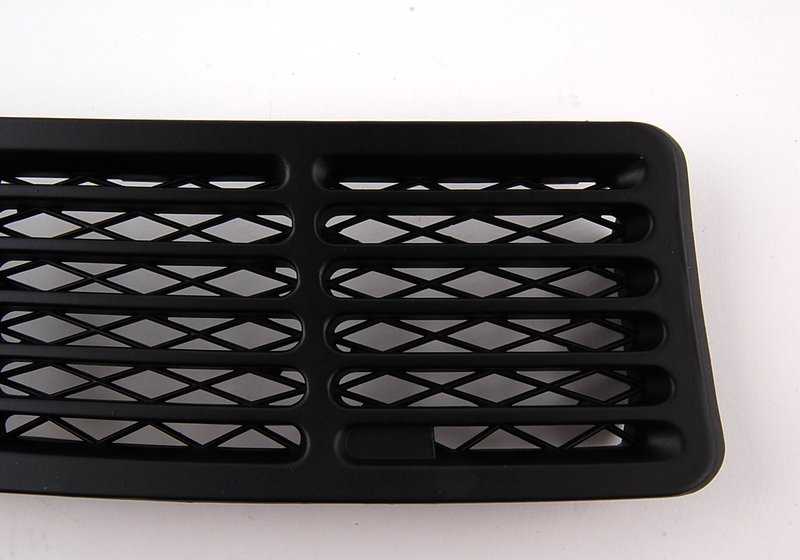 Rejilla decorativa (derecha) OEM 51131904572 para BMW E30. Original BMW.