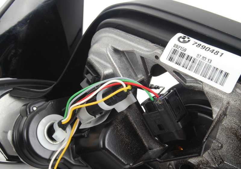 Retrovisor exterior con calefacción izquierdo OEM 51167890481 para BMW Serie 3 E46. Original BMW.