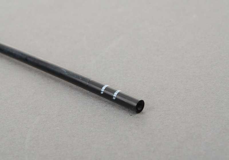 Tubo de ventilación OEM 37106778240 para BMW E60, E60N, E61, E61N, E63, E63N. Pieza original BMW. Compatible con sistema Dynamic Drive delantero.